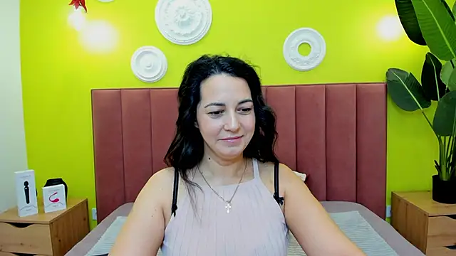 Snapshot of Linda_Insatiable chatting on 2, 2, 2026 Linda Insatiable online show from 2, 2, 2026