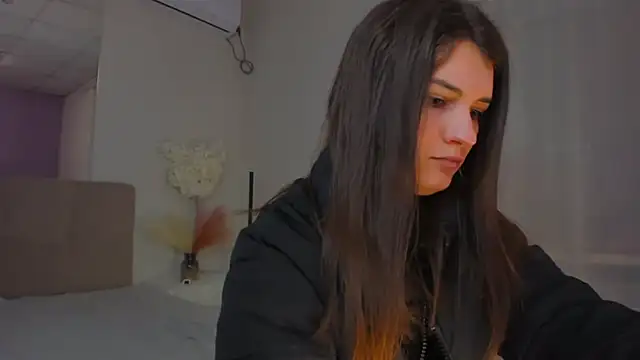 Laura Leee online show from 19, 3, 2025