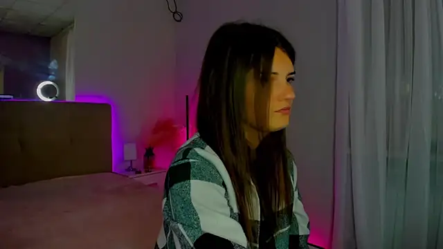 Laura Leee online show from 13, 9, 2025