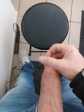 casper0303 online show from 3, 2, 2025