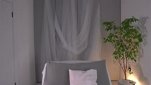 Snapshot of lorrie_love_story chatting on 16, 11, 2025 lorrie love story online show from 16, 11, 2025