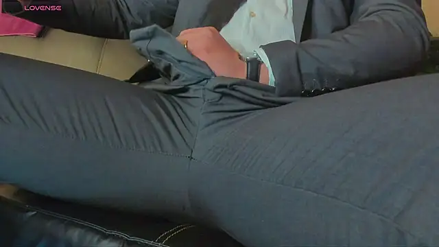 MrLonely02 online show from 5, 1, 2025