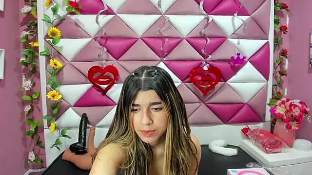 Snapshot of NahomiConnor_ chatting on 8, 3, 2025 NahomiConnor online show from 8, 3, 2025