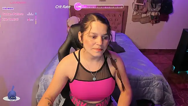 Snapshot of Sabrina_Hall_ chatting on 4, 3, 2025 Sabrina Hall online show from 4, 3, 2025