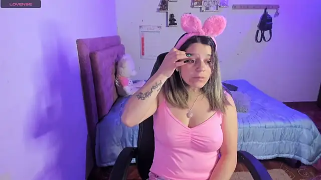 Snapshot of Sabrina_Hall_ chatting on 14, 10, 2025 Sabrina Hall online show from 14, 10, 2025