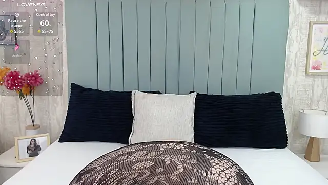 KarllaWalker online show from 7, 2, 2025