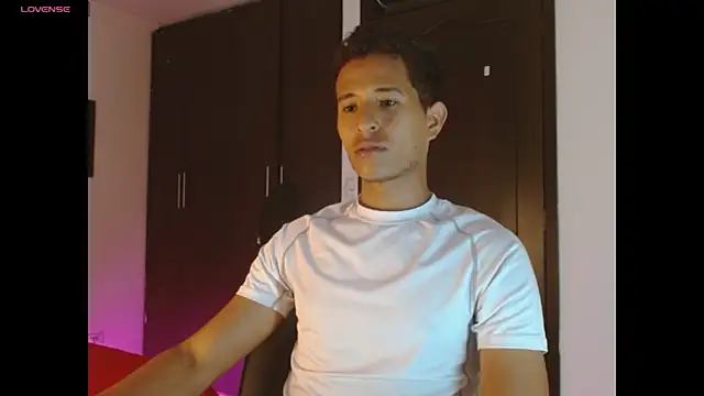 Snapshot of alessandro_wizard chatting on 11, 9, 2025 alessandro wizard online show from 11, 9, 2025