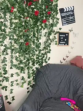 butterflybootyy online show from 25, 2, 2025