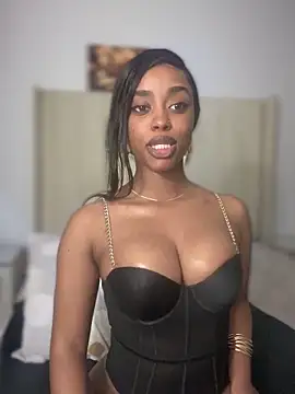 Snapshot of BhadBhad_Kitty chatting on 9, 10, 2025 BhadBhad Kitty online show from 9, 10, 2025