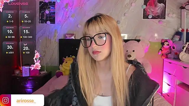 Snapshot of ariana_rosse__ chatting on 30, 10, 2025 ariana rosse online show from 30, 10, 2025