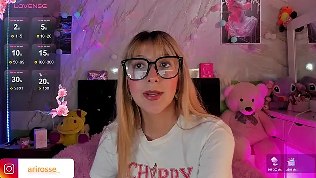 Snapshot of ariana_rosse__ chatting on 11, 11, 2025 ariana rosse online show from 11, 11, 2025