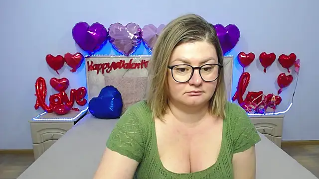 Snapshot of ZannaDreil chatting on 8, 2, 2025 ZannaDreil online show from 8, 2, 2025