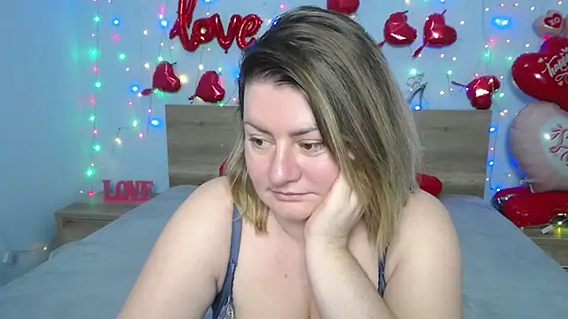 Snapshot of ZannaDreil chatting on 13, 2, 2025 ZannaDreil online show from 13, 2, 2025