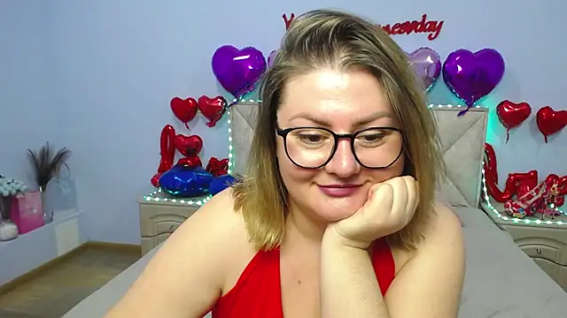 Snapshot of ZannaDreil chatting on 17, 2, 2025 ZannaDreil online show from 17, 2, 2025
