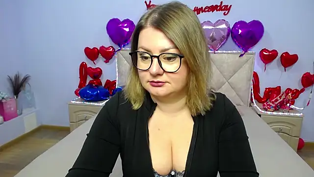 Snapshot of ZannaDreil chatting on 17, 2, 2025 ZannaDreil online show from 17, 2, 2025
