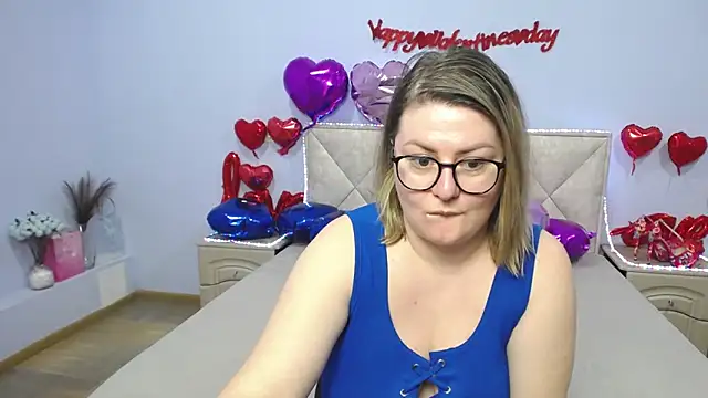 Snapshot of ZannaDreil chatting on 19, 2, 2025 ZannaDreil online show from 19, 2, 2025