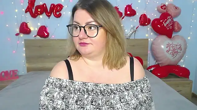 Snapshot of ZannaDreil chatting on 20, 2, 2025 ZannaDreil online show from 20, 2, 2025