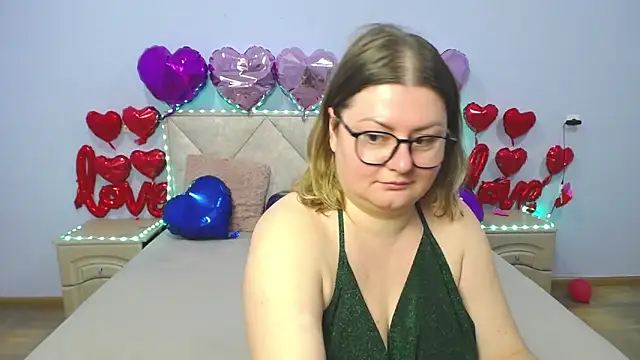 Snapshot of ZannaDreil chatting on 23, 2, 2025 ZannaDreil online show from 23, 2, 2025