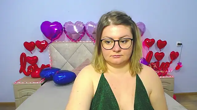 Snapshot of ZannaDreil chatting on 25, 2, 2025 ZannaDreil online show from 25, 2, 2025
