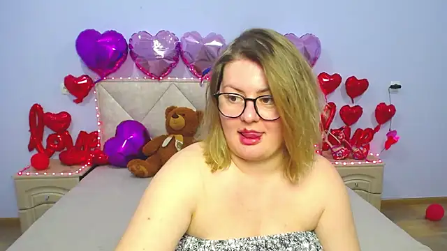 Snapshot of ZannaDreil chatting on 28, 2, 2025 ZannaDreil online show from 28, 2, 2025