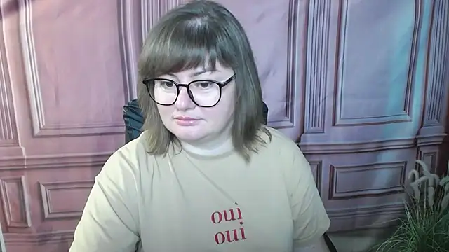 Snapshot of ZannaDreil chatting on 8, 9, 2025 ZannaDreil online show from 8, 9, 2025