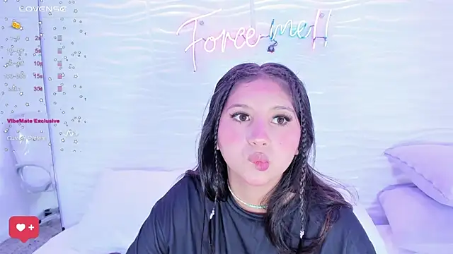 Snapshot of AvyMilton chatting on 1, 2, 2025 AvyMilton online show from 1, 2, 2025