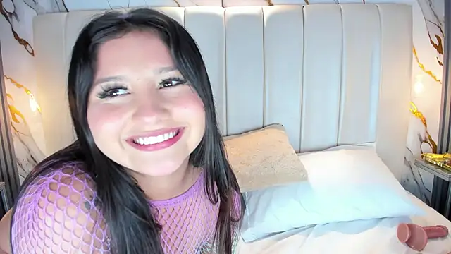 Snapshot of AvyMilton chatting on 14, 10, 2025 AvyMilton online show from 14, 10, 2025