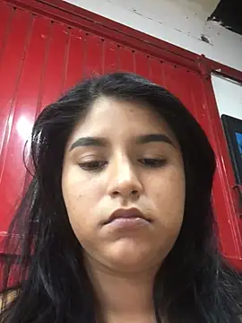 SINUECASTILLO online show from 5, 3, 2025