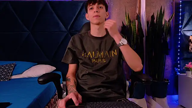 Snapshot of Lion_Foster01 chatting on 23, 10, 2025 Lion Foster01 online show from 23, 10, 2025