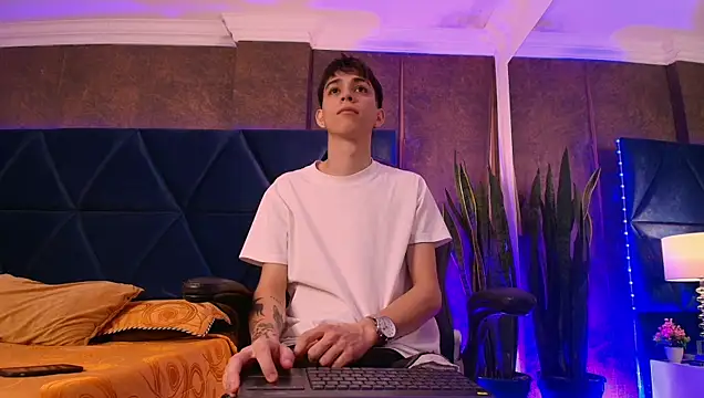 Snapshot of Lion_Foster01 chatting on 3, 12, 2025 Lion Foster01 online show from 3, 12, 2025