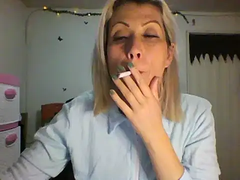 Snapshot of alixia81 chatting on 28, 12, 2024 alixia81 online show from 28, 12, 2024