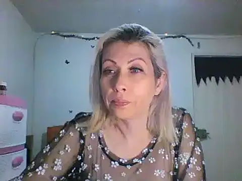 Snapshot of alixia81 chatting on 29, 12, 2024 alixia81 online show from 29, 12, 2024