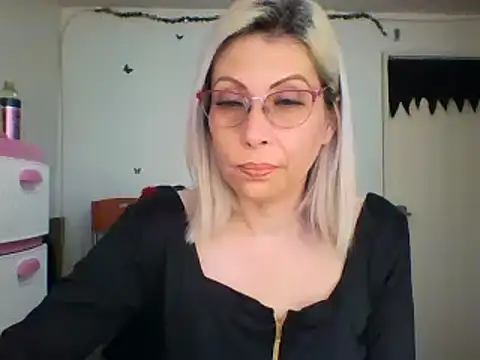 Snapshot of alixia81 chatting on 9, 1, 2025 alixia81 online show from 9, 1, 2025