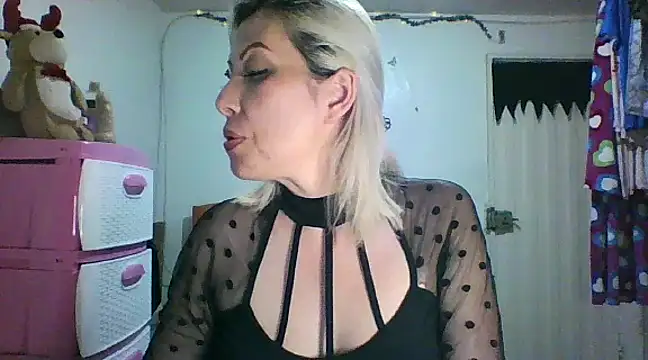 Snapshot of alixia81 chatting on 11, 1, 2025 alixia81 online show from 11, 1, 2025