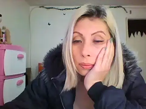 Snapshot of alixia81 chatting on 13, 1, 2025 alixia81 online show from 13, 1, 2025