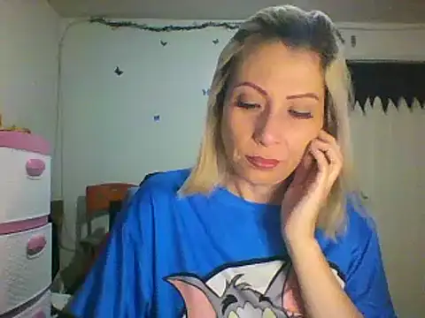 Snapshot of alixia81 chatting on 23, 1, 2025 alixia81 online show from 23, 1, 2025