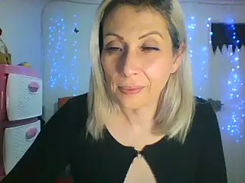 Snapshot of alixia81 chatting on 18, 2, 2025 alixia81 online show from 18, 2, 2025