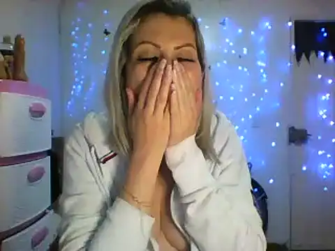 Snapshot of alixia81 chatting on 22, 2, 2025 alixia81 online show from 22, 2, 2025