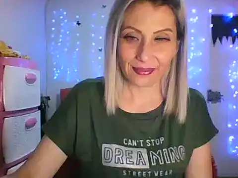 Snapshot of alixia81 chatting on 1, 3, 2025 alixia81 online show from 1, 3, 2025