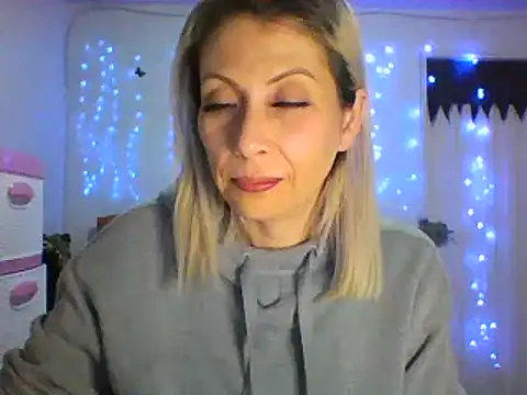 Snapshot of alixia81 chatting on 10, 3, 2025 alixia81 online show from 10, 3, 2025