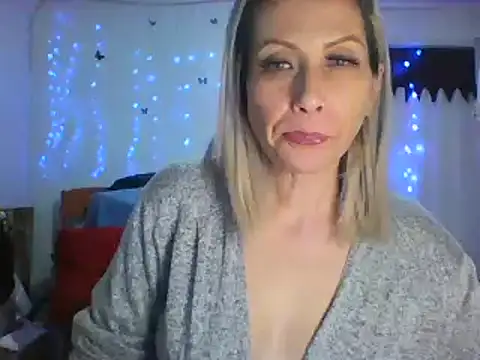 Snapshot of alixia81 chatting on 22, 3, 2025 alixia81 online show from 22, 3, 2025