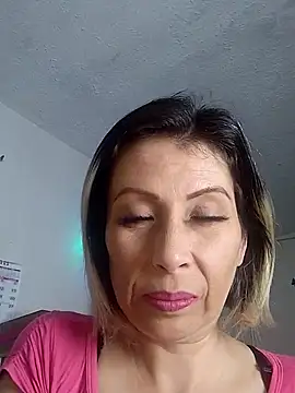 Snapshot of alixia81 chatting on 11, 9, 2025 alixia81 online show from 11, 9, 2025