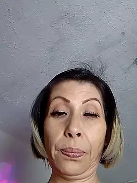 Snapshot of alixia81 chatting on 18, 9, 2025 alixia81 online show from 18, 9, 2025