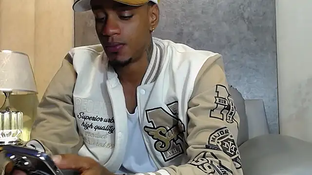 AaronCruz  online show from 5, 11, 2025