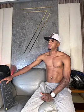 Snapshot of AaronCruz_ chatting on 19, 5, 2026 AaronCruz online show from 19, 5, 2026