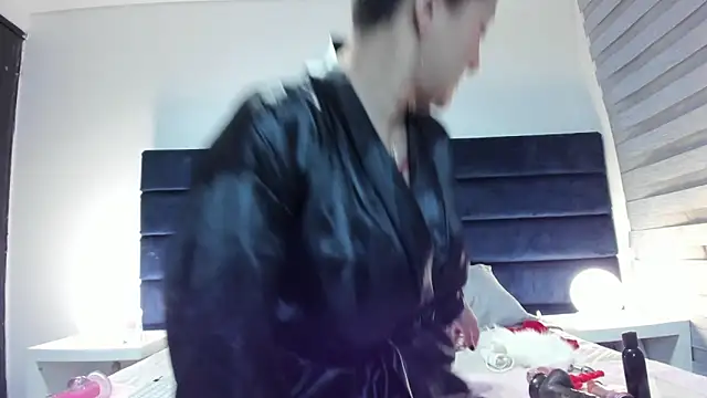 Snapshot of _Cristal_evans chatting on 5, 1, 2025 Cristal evans online show from 5, 1, 2025