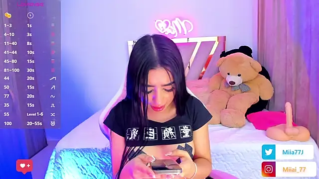Snapshot of Miia77_ chatting on 19, 9, 2025 Miia77  online show from 19, 9, 2025