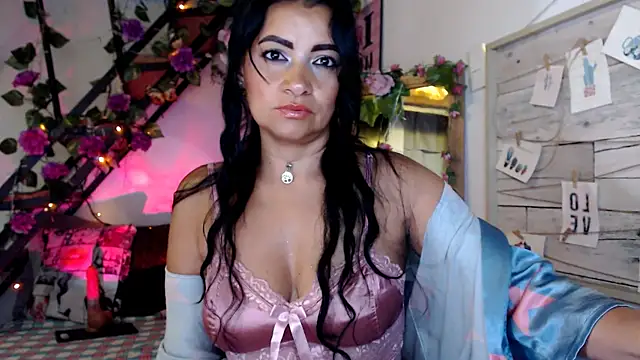 Snapshot of luna_sky83 chatting on 18, 6, 2026 luna sky83 online show from 18, 6, 2026