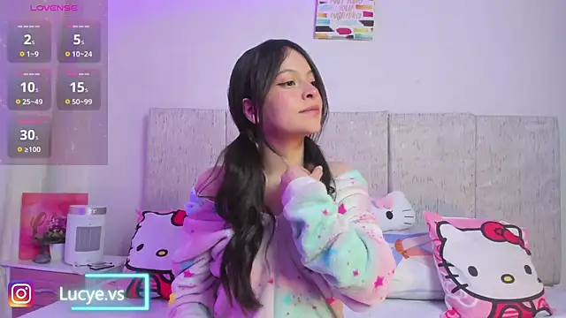 LucyEvans  online show from 6, 10, 2025