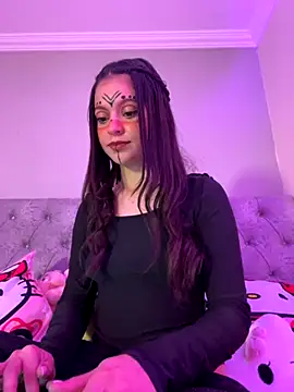 LucyEvans  online show from 31, 10, 2025